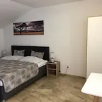 110 Апартаменты